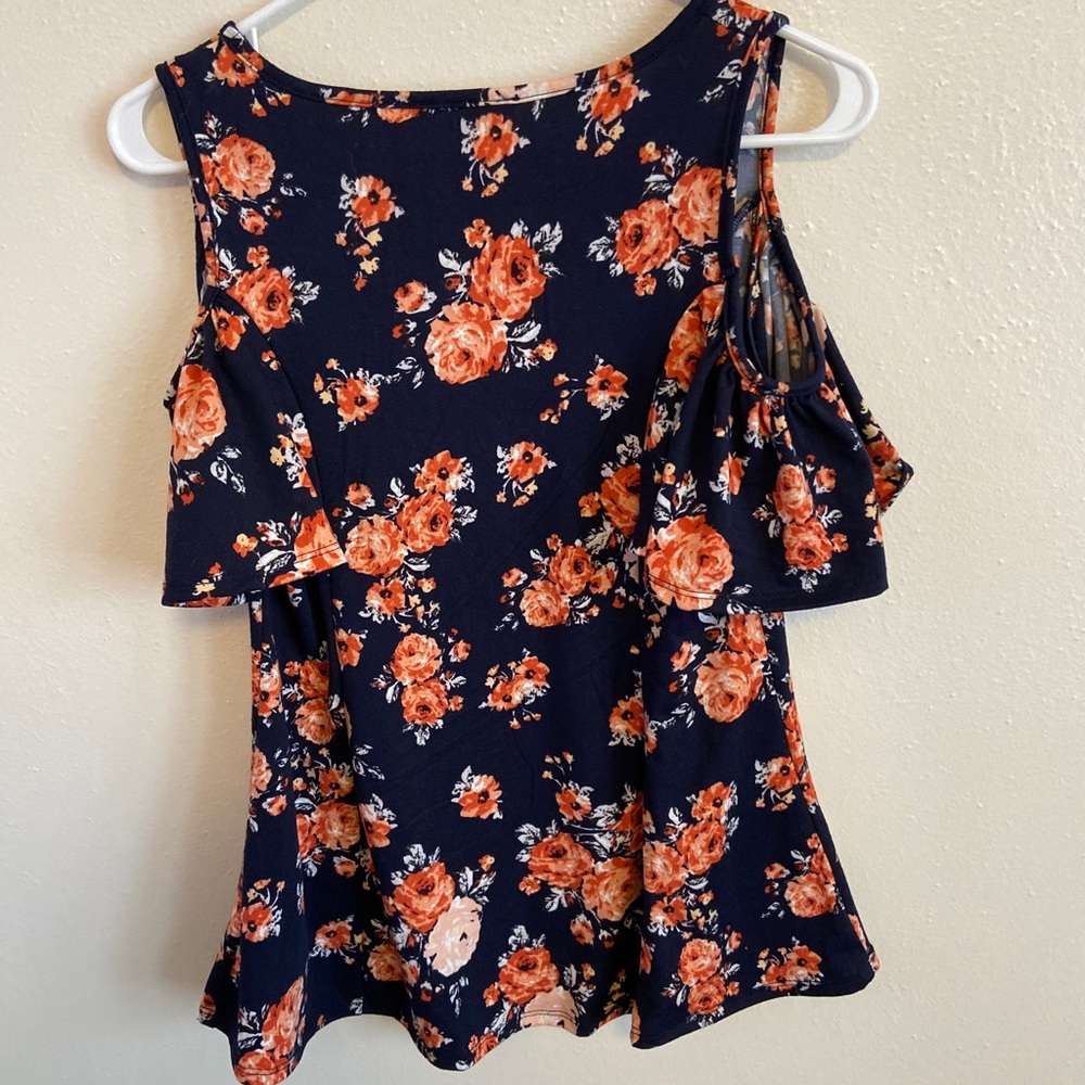 Floral Cold Shoulder - Picture 4 of 4